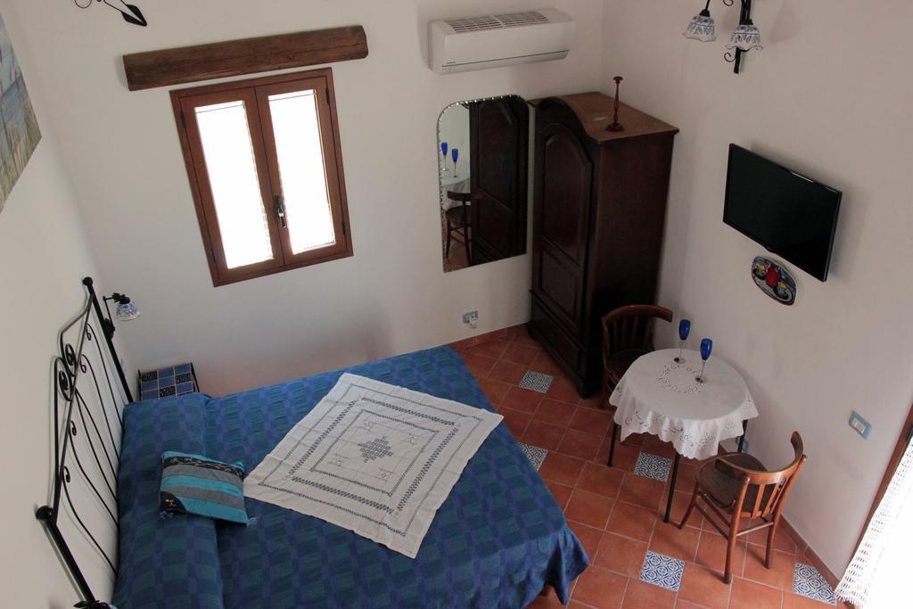 Bed and Breakfast La Casa del Geko Cefalú Habitación foto