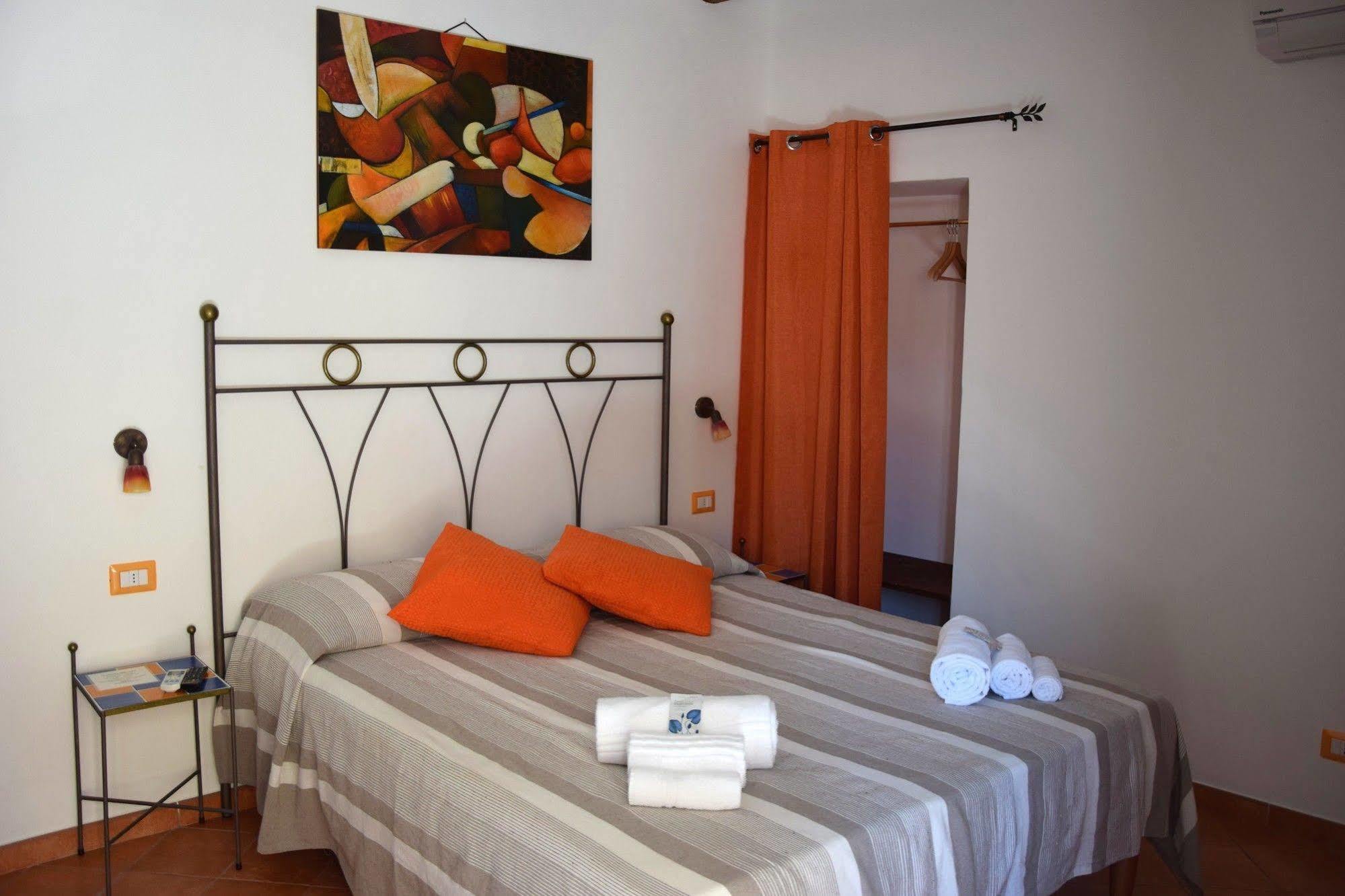 Bed and Breakfast La Casa del Geko Cefalú Exterior foto