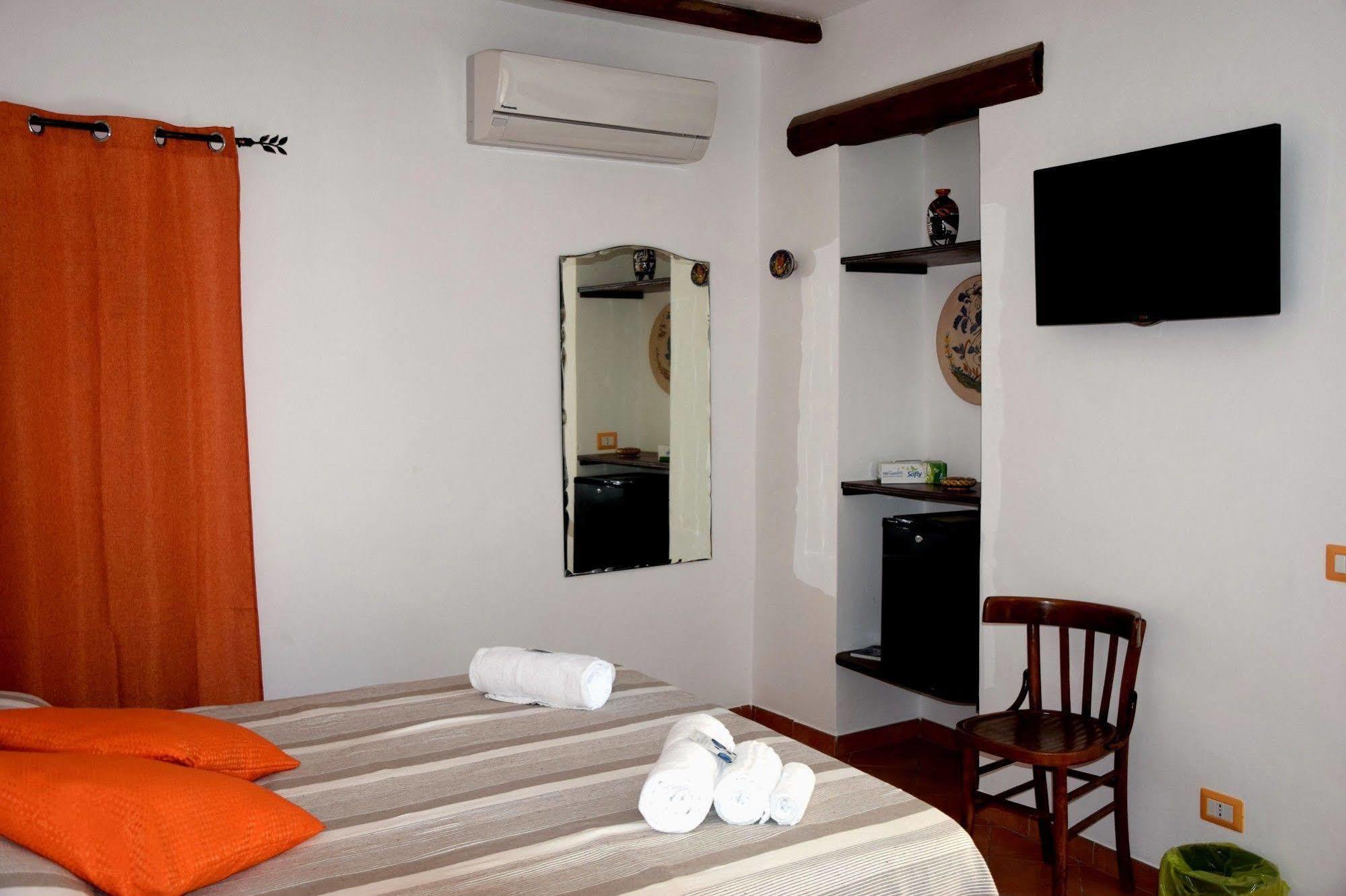 Bed and Breakfast La Casa del Geko Cefalú Exterior foto